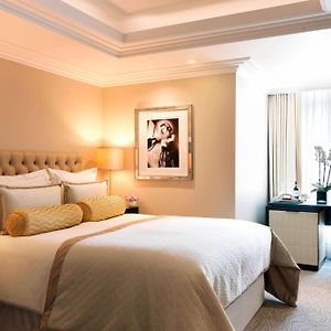 Deluxe Queen Accessible Guest room 1 Queen